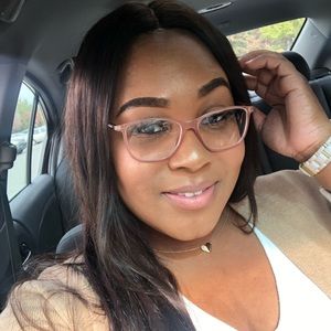 Meet your Posher, Ebony